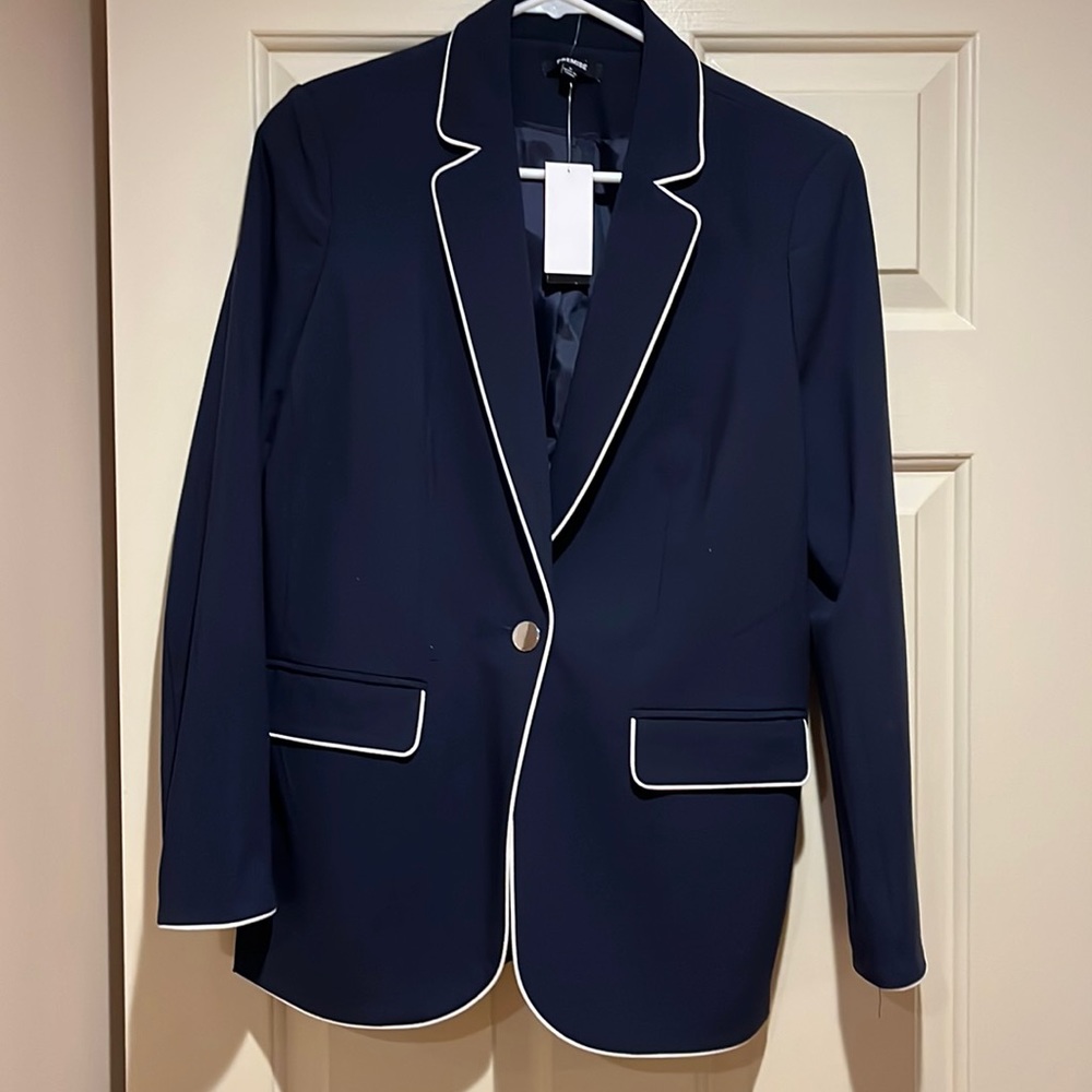 Women’s navy blue blazer